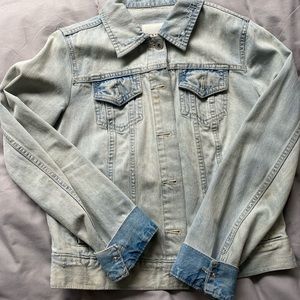Jean Jacket, size Small. From Macys. Only worn a few times.